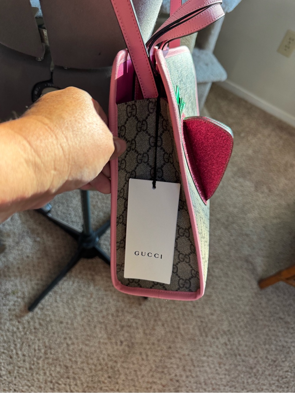 Gucci #630585 GG Supreme Junior 3D Strawberry Tote Bag, New - Picture 3 of 11